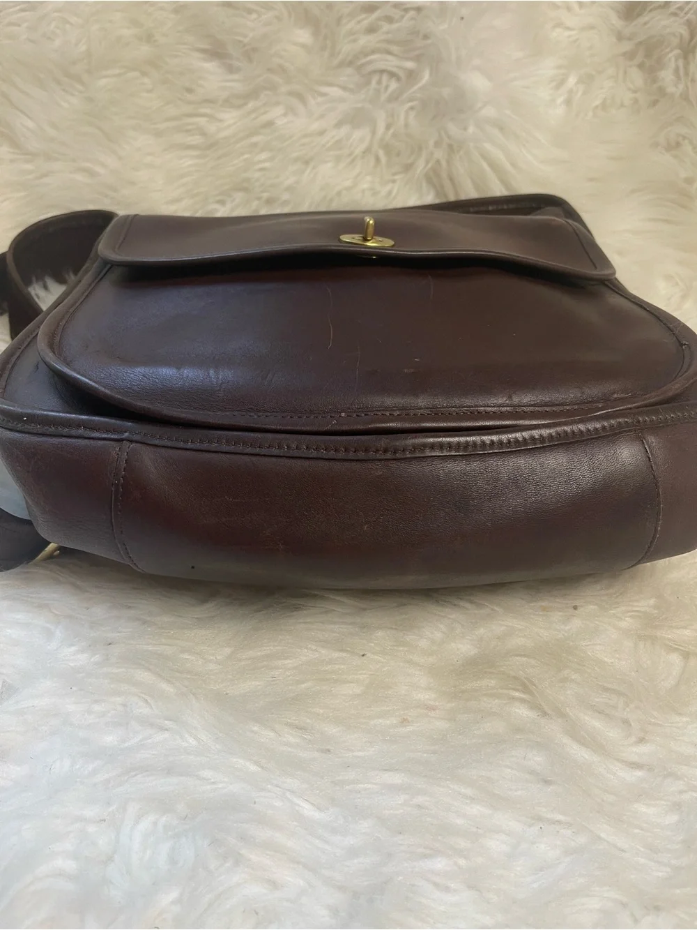 Vintage Coach Taft 9980 Dark Brown Crossbody/shoulder bag .